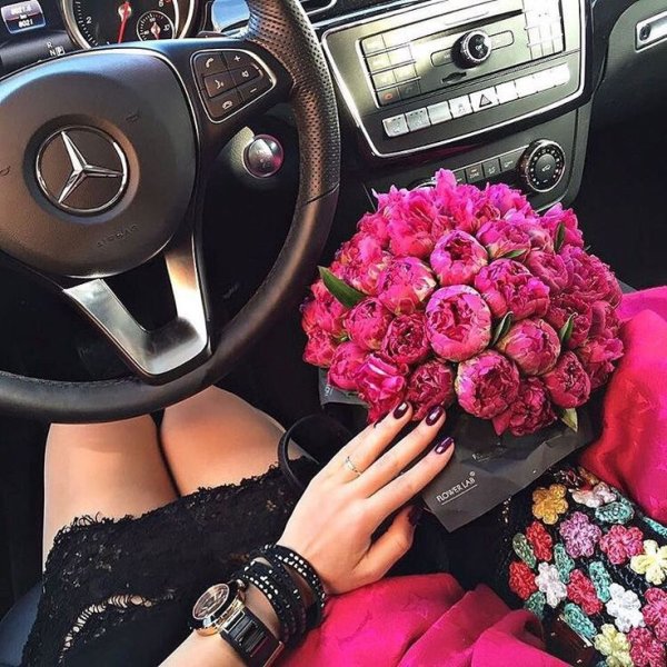 Пион Мерседес