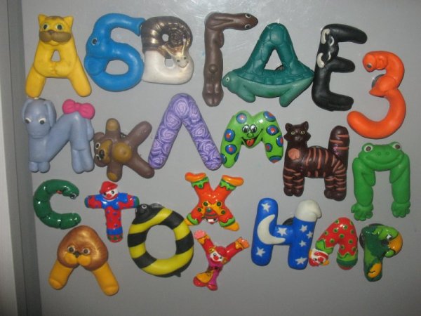 Лепка букв из пластилина