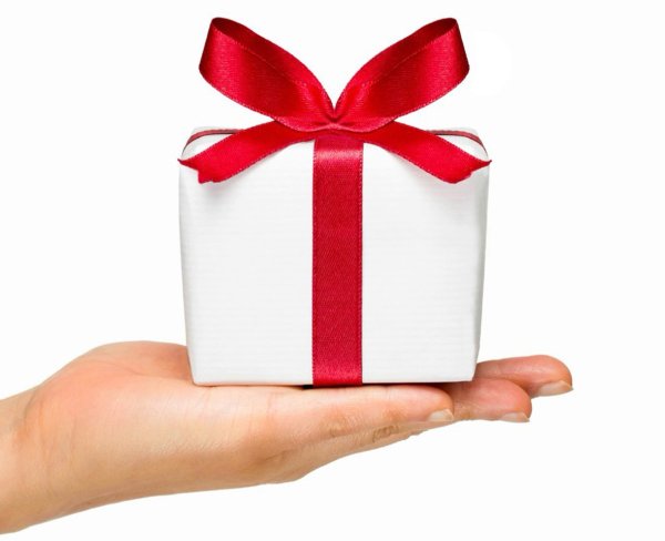 Подарок в руках