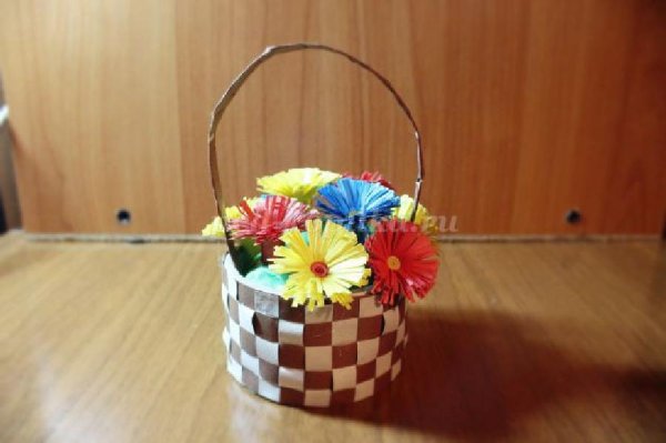 Декоративная корзинка из картона с веточками и цветами. | Своими руками. Новинки | ВКонтакте