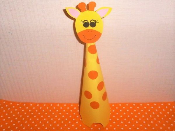 Влюбленный жираф — детская поделка