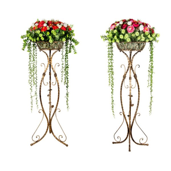 Цветочная композиция на стойке