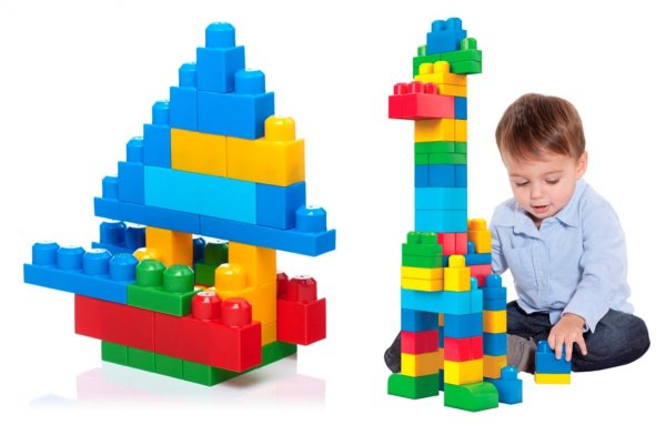 Корабль из крупного конструктора