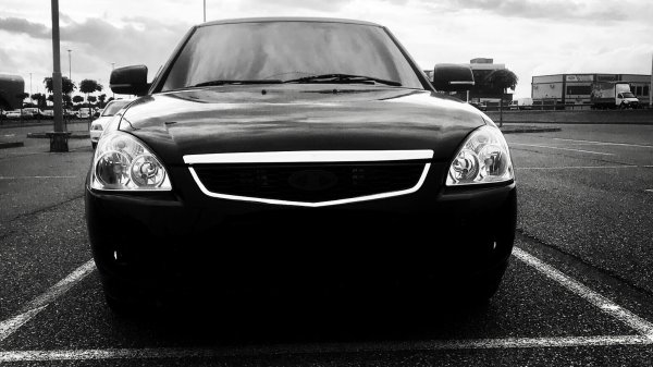 Лада Приора чб