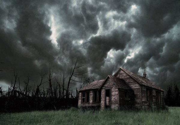 Страшный дом в деревне