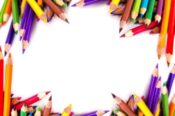 Рамка из кисточек и карандашей