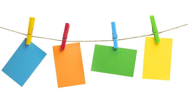 Прищепки на веревке на прозрачном фоне