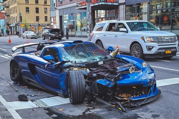 Porsche Carrera gt авария