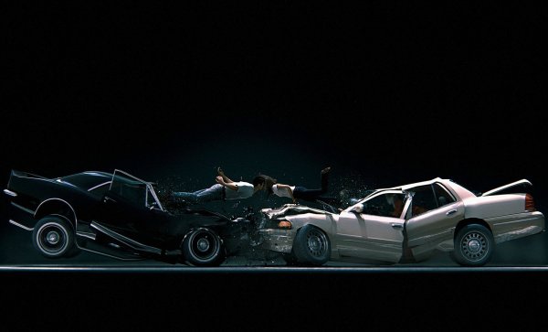 Разбитый автомобиль арт