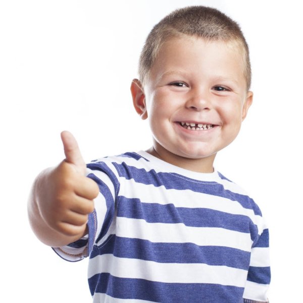 Радостный мальчик