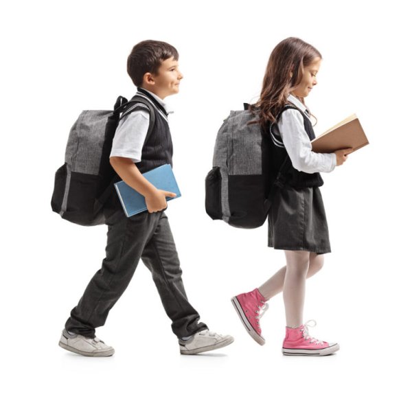 Школьник с портфелем