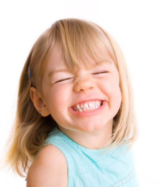 Дети смеются