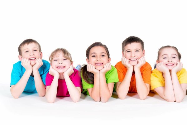 Дети на белом фоне