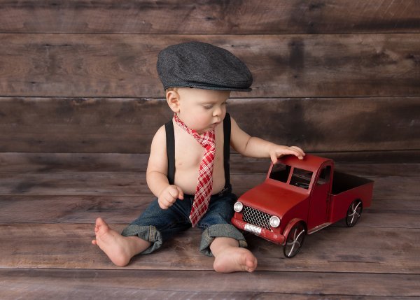 Детская фотосессия с автомобилем