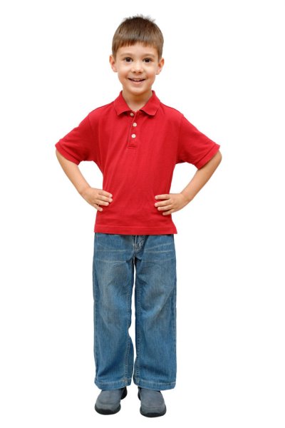 Мальчик стоящий