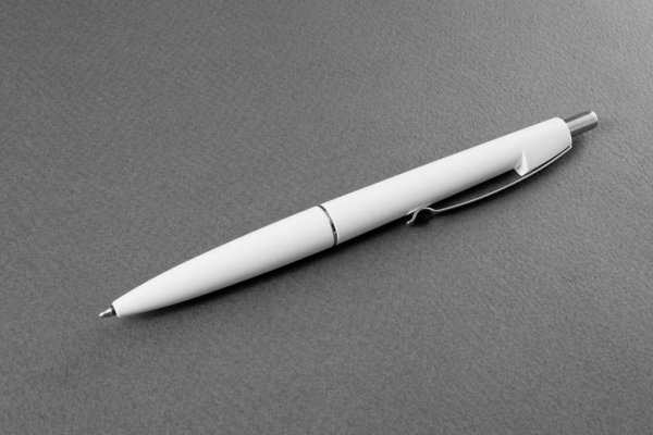 Ручка лежит