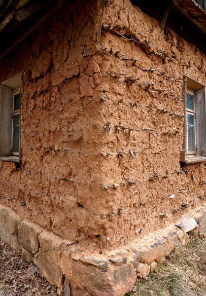 Саманный кирпич