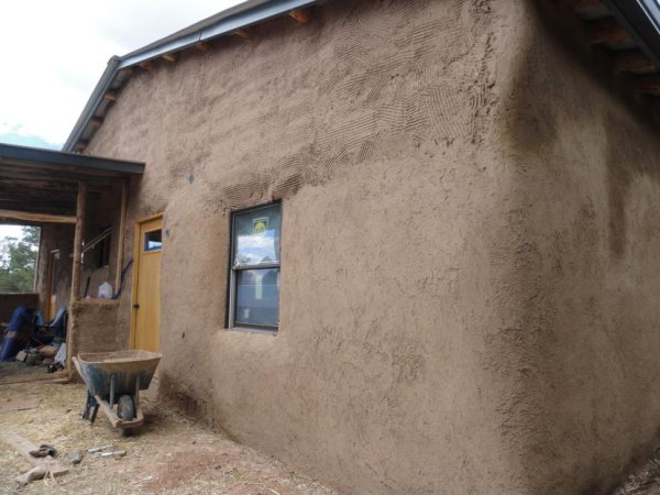Отделка стен глиной