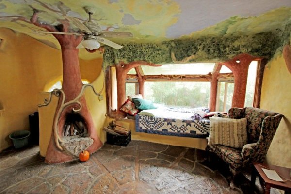 Саманный дом внутри