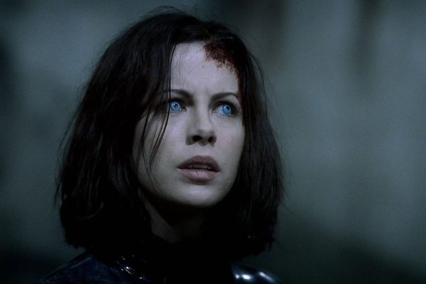 Кейт Бекинсейл другой мир 2003