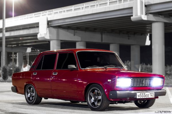 Красная семерка на крутяшках