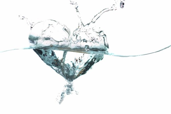 Сердце из воды PNG