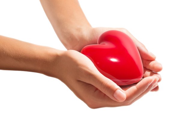 Сердце в протянутых руках