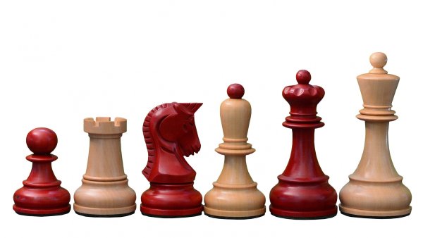 Шахматные фигуры на прозрачном фоне