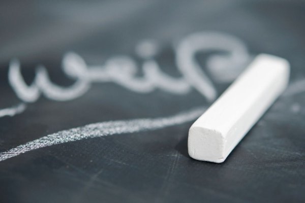 Темный фон мел