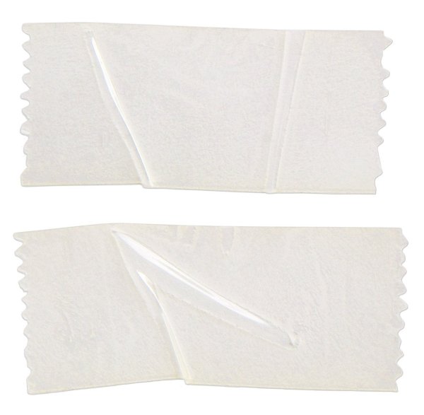 Кусок прозрачного скотча