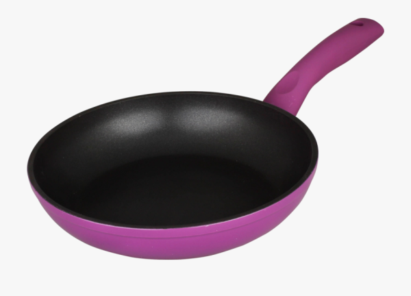 Сковородка на белом фоне