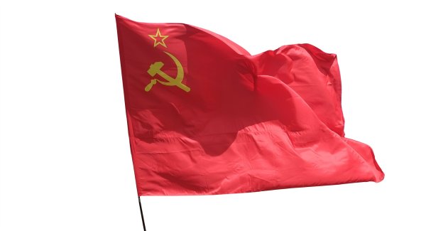 Советский флаг на белом фоне