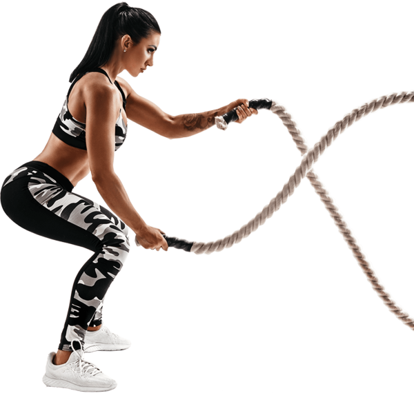 Спортивная девушка с канатом