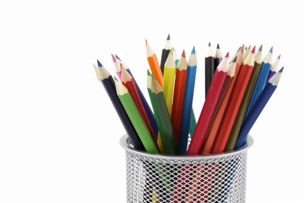 Цветные стаканчики для карандашей