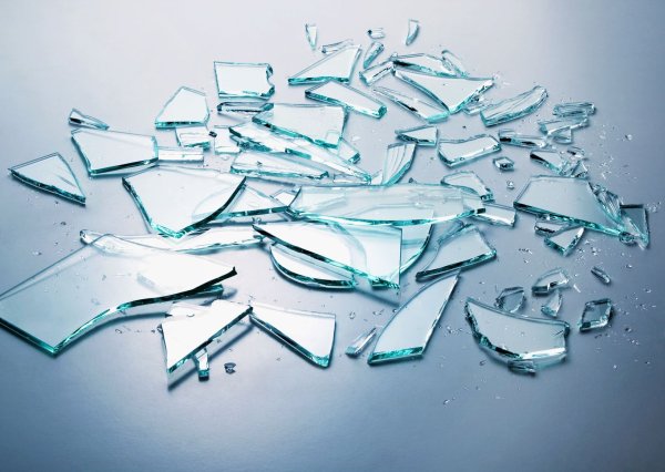 Кусочки стекла