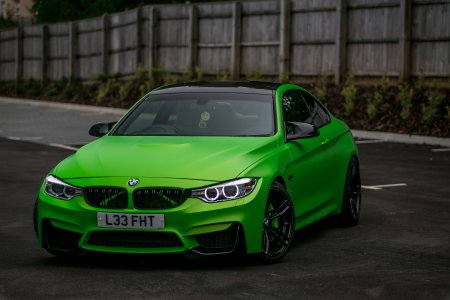 Зеленая БМВ m4