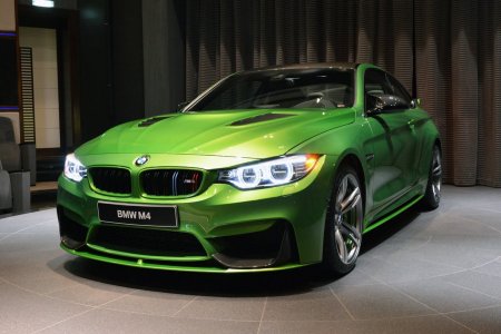 BMW m4 зеленая