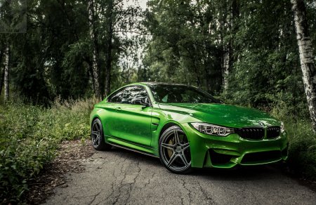 BMW m4 зеленая