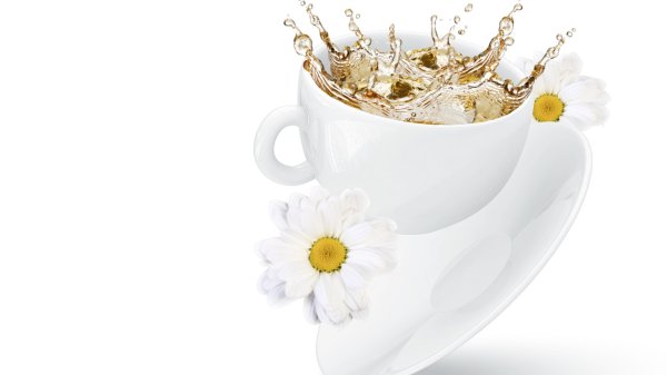 Чашка с всплеском чая картина или фото