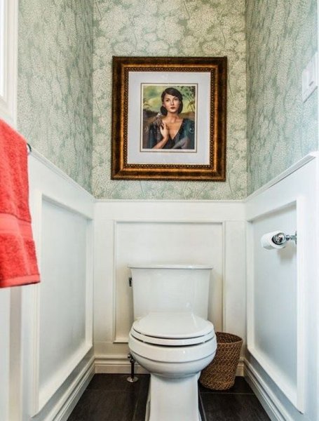 Комбинированная отделка туалета