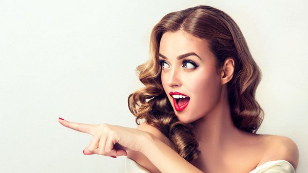 Удивленная девушка