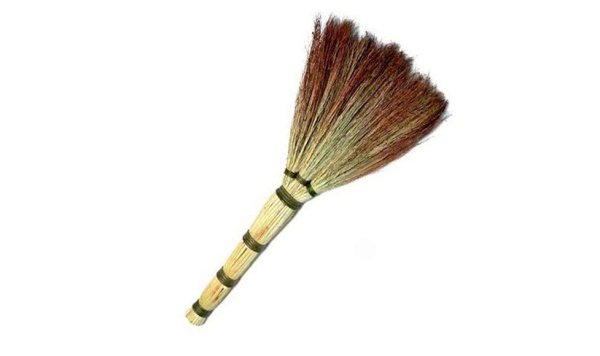 Веник на белом фоне