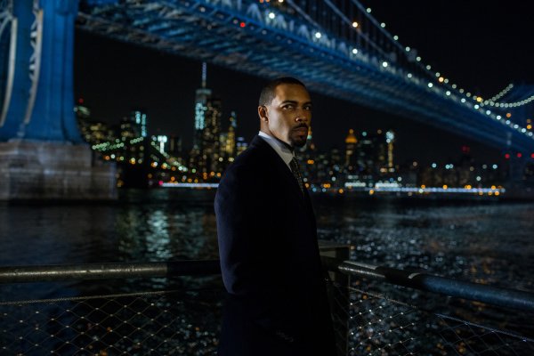 Майкл Ренни младший власть в ночном городе 6 сезон