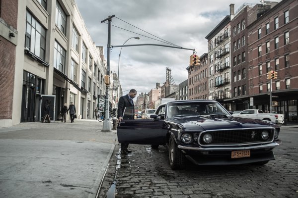 Власть в ночном городе машины