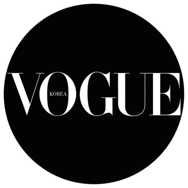 Надпись Vogue Russia