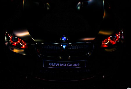 БМВ х5 с красными фарами