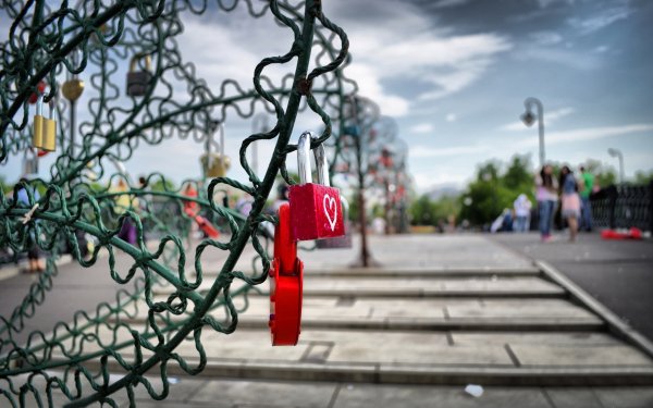 Мост с замочками в Москве