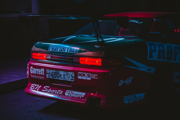 Тойота Марк 2 неон