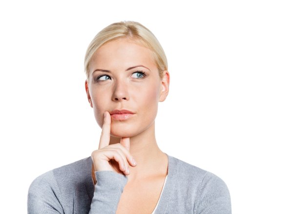 Девушка задумалась