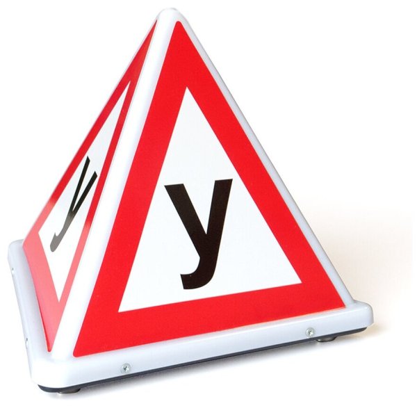 Учебный знак на авто